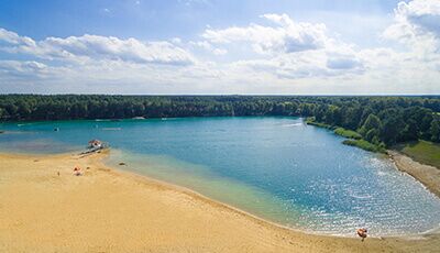 Luftbild vom Bernsteinsee Strand und See