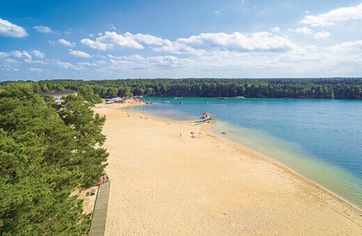 Luftbild vom Bernsteinsee Strand und See