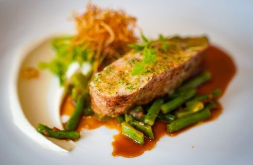fine dining Luftbild vom Bernsteinsee Strand und See