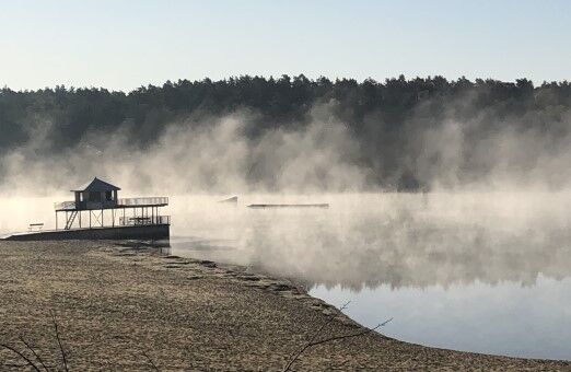 winter luftaufnahme bernsteinsee und elbe-seitenkanal