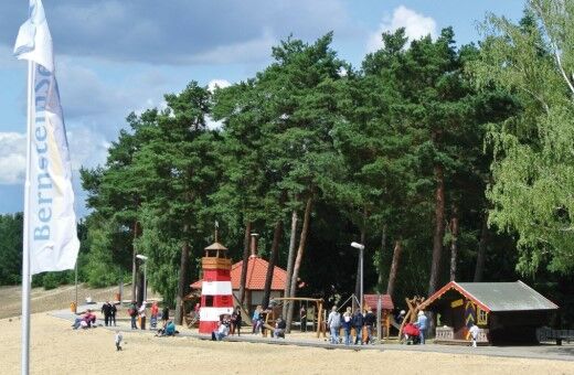 Kinderspielplatz am Strand